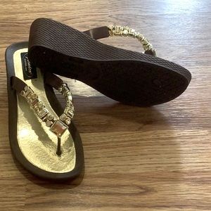 BROWN WEDGE JEWELED LILY FLIP FLOP THONG Sandals Grandco 7